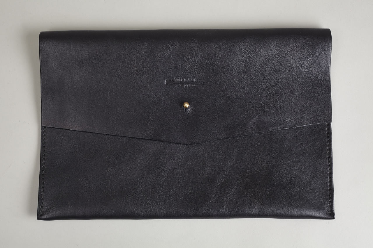 Ipad case leather. Etui Ipad en cuir. Wolf and Maiden Ipad case leather. Etui Ipad en cuir. Wolf and Maiden