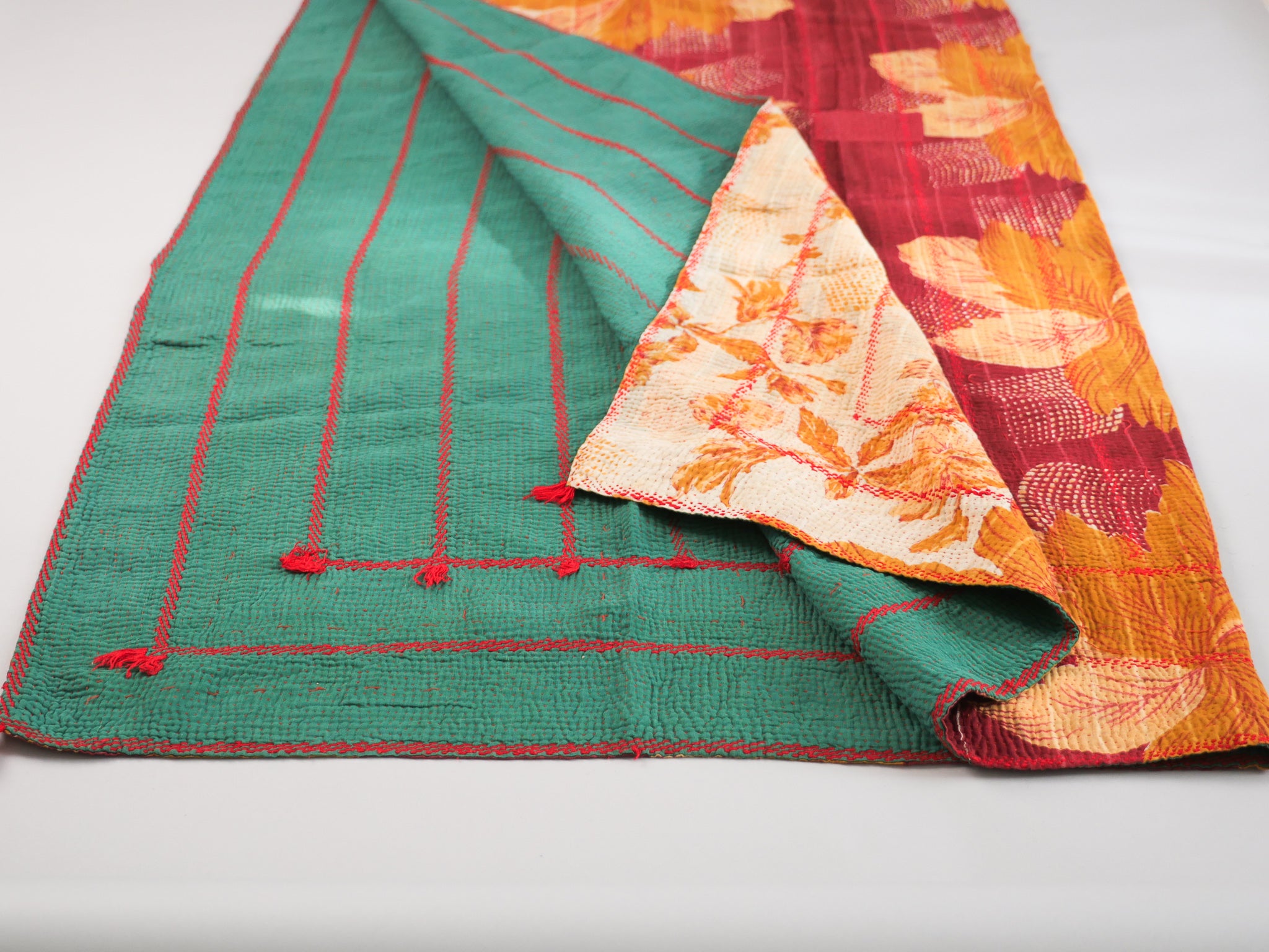 Kantha couvre lit en sari recyclé