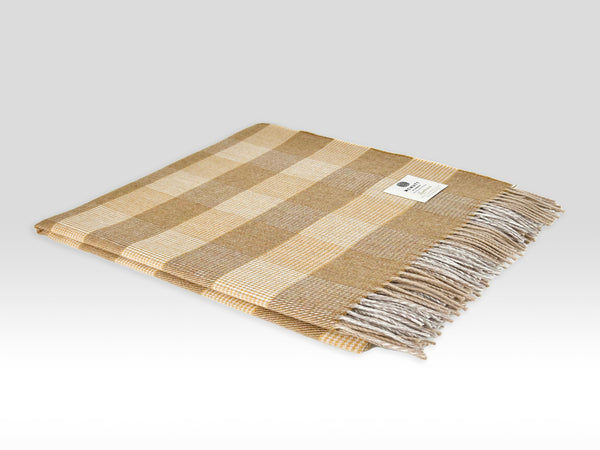 Plaid en laine d'agneau merino, “Aisling"