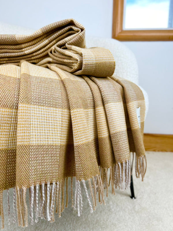 Plaid en laine d'agneau merino, “Aisling"