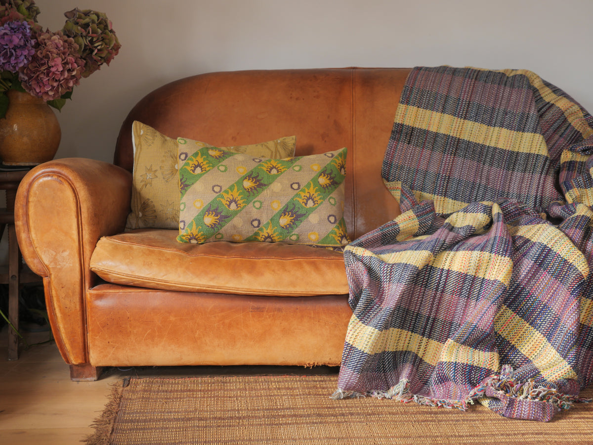 Coussin kantha en coton recyclé