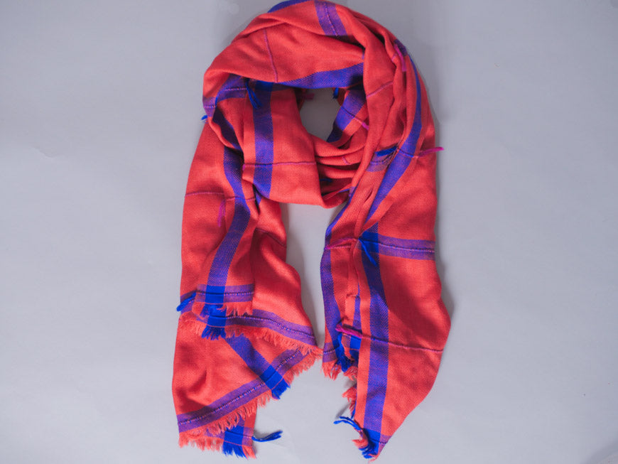 Echarpe tissé main en cachemire et laine fin, rouge et bleu