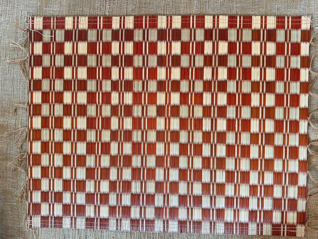 Handwoven place mat, Samaki Earth Secondary image