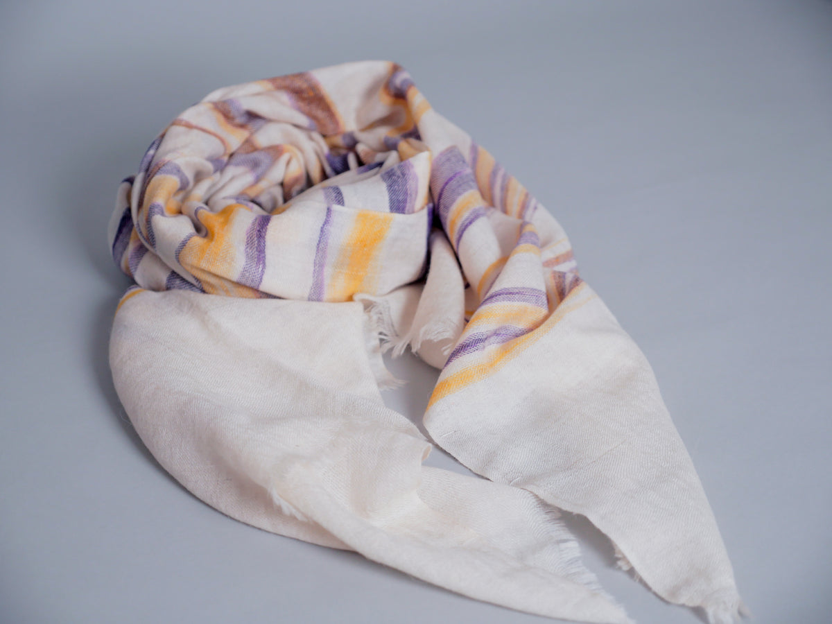 Pure pashmina ikat scarf, handwoven Main image