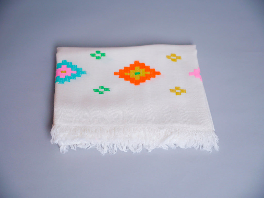 Écharpe en pashmina cachemire et laine fine tissée à la main.