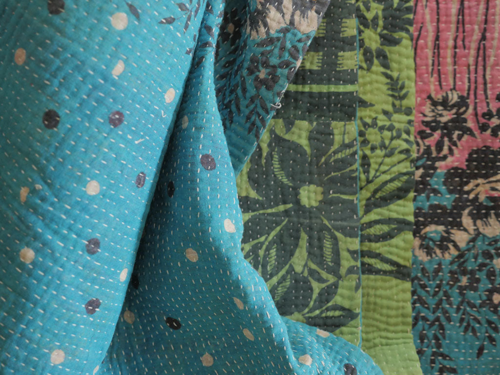 Couvre-lit Kantha Vintage en Coton Recyclé: Turquoise Blue Daisy