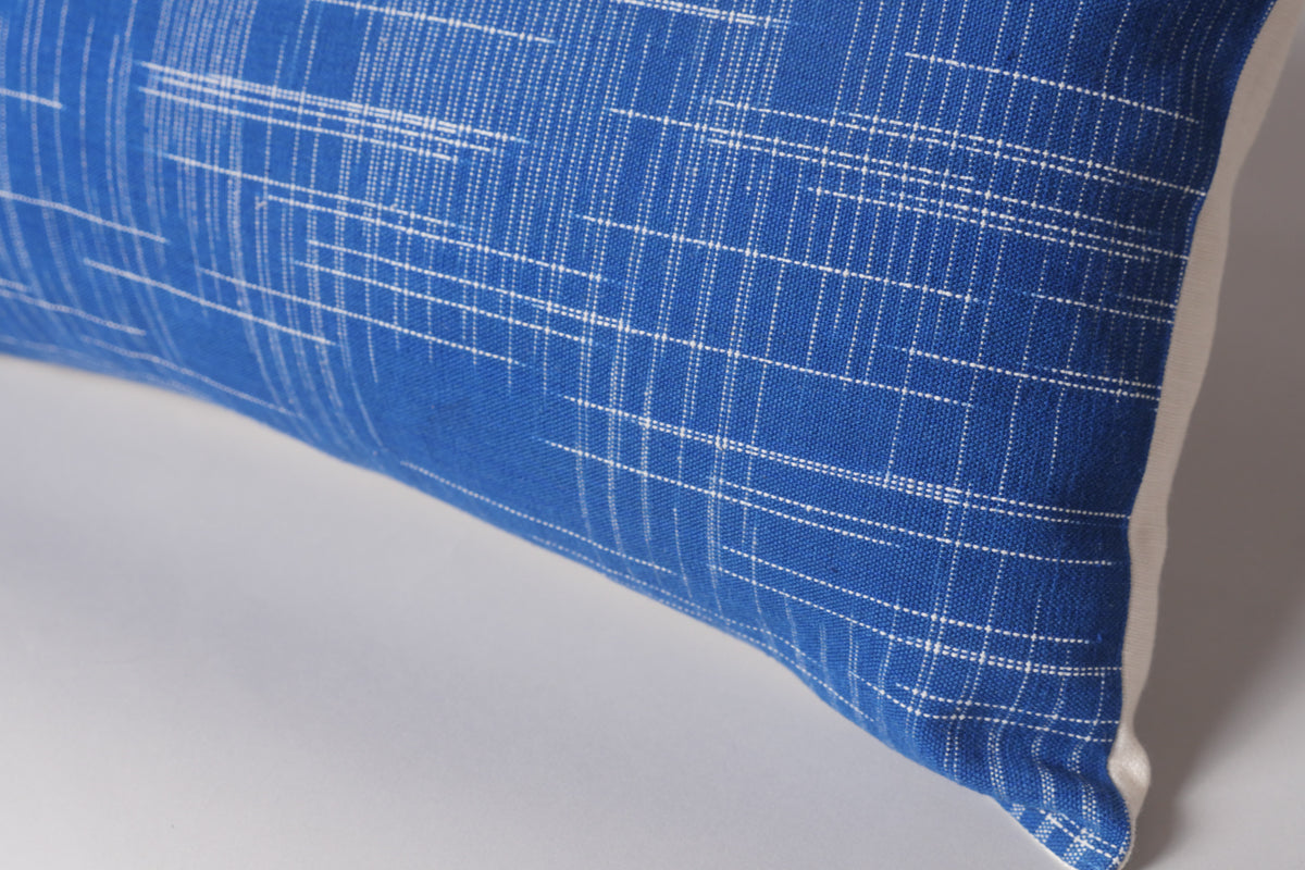Coussin tissé main, "Graphic Paris" Bleu Image secondaire du produit