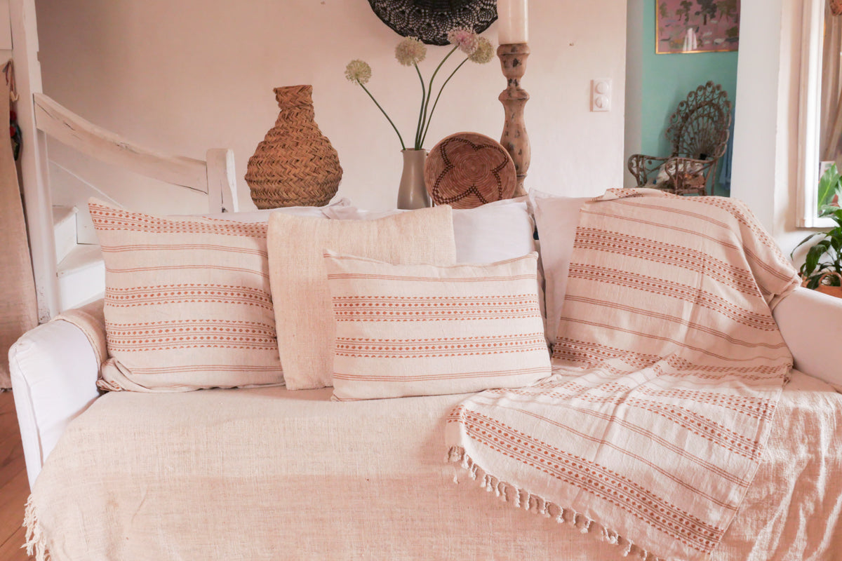 Hausse de coussin coton tissé main. Image principale du produit