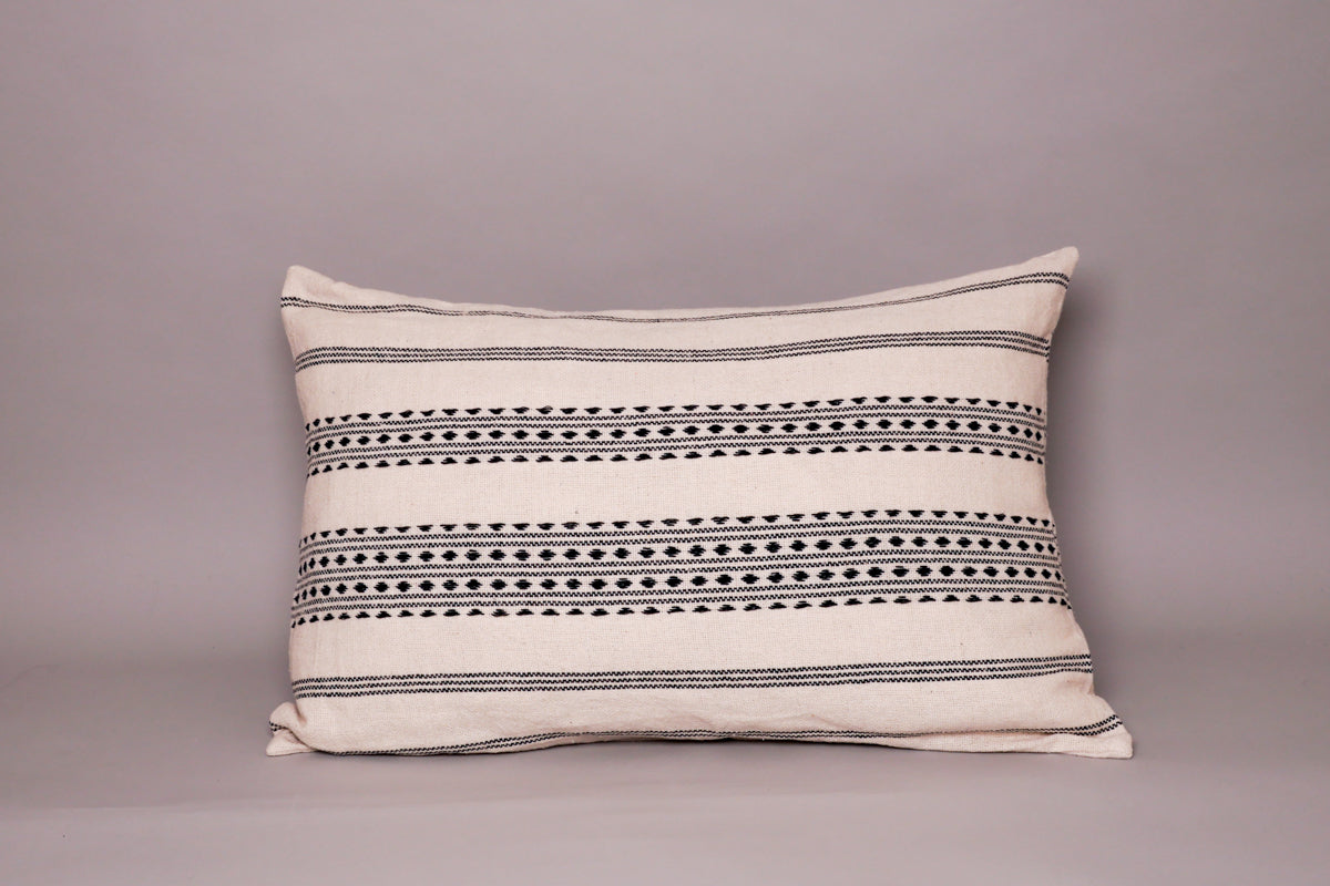 Housse de Coussin Coton Black Diamond 40x 60cm, Tissées Main Image principale du produit