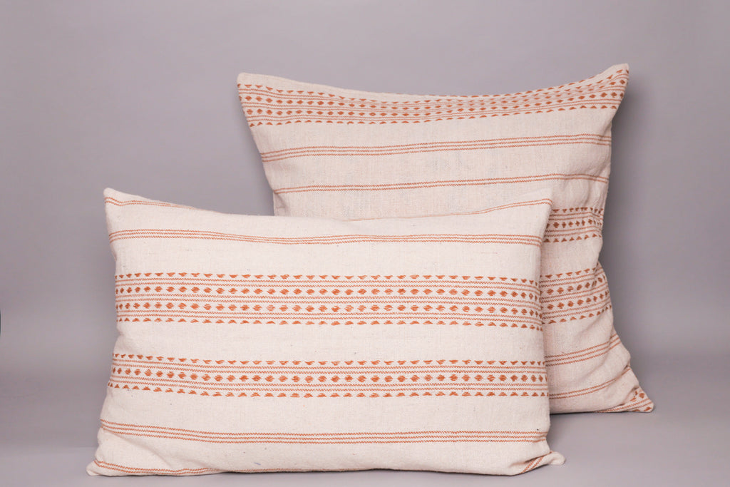 Hausse de coussin coton tissé main.