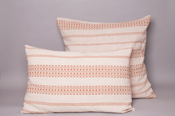 Hausse de coussin coton tissé main.