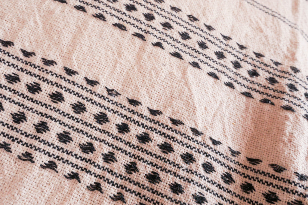 Plaid tisse main en noir et ecru