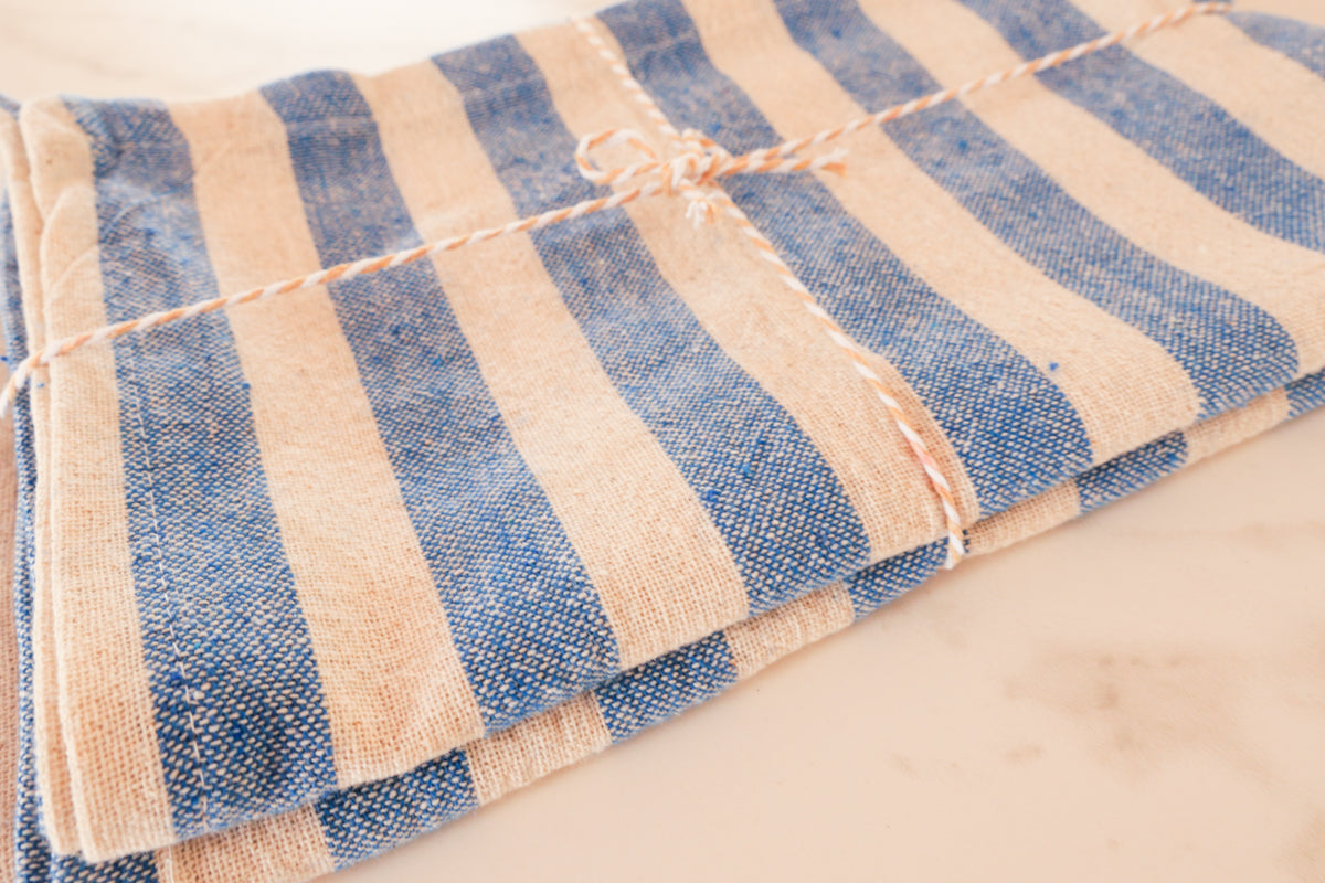 Torchon ou serviette en coton tissé main, bleu et ecru