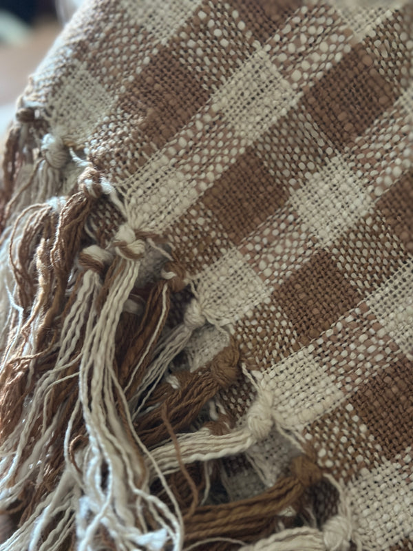 Plaid Artisanal à Carreaux Beige et Écru en Coton Tissé Main. 160 x 240 cm