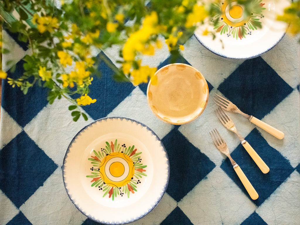  Epais coton couverture tissé à la main, teint avec des motifs carreaux d'indigo dans un style rustique. Peut être utilisé comme jeté, ou comme nappe de table