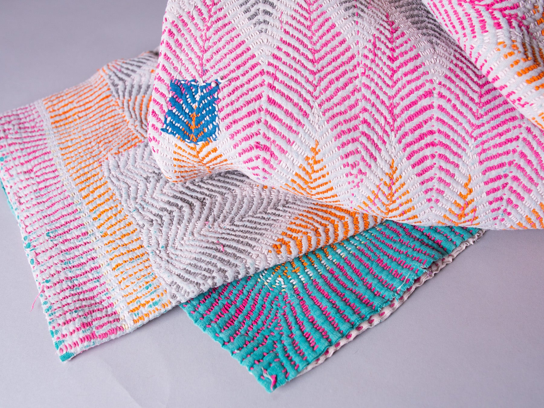 Vintage kantha "Bengal Chevron" pastels Image secondaire du produit