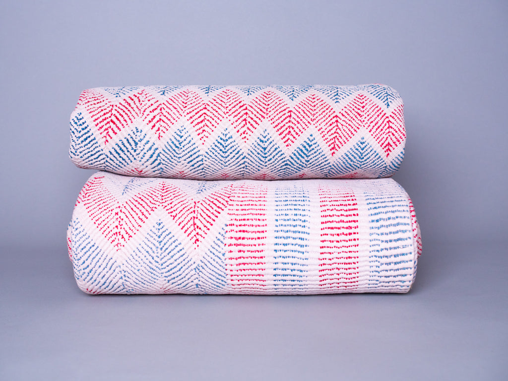 Magnifique couvre-lit kantha vintage de Bengale motif chevron.