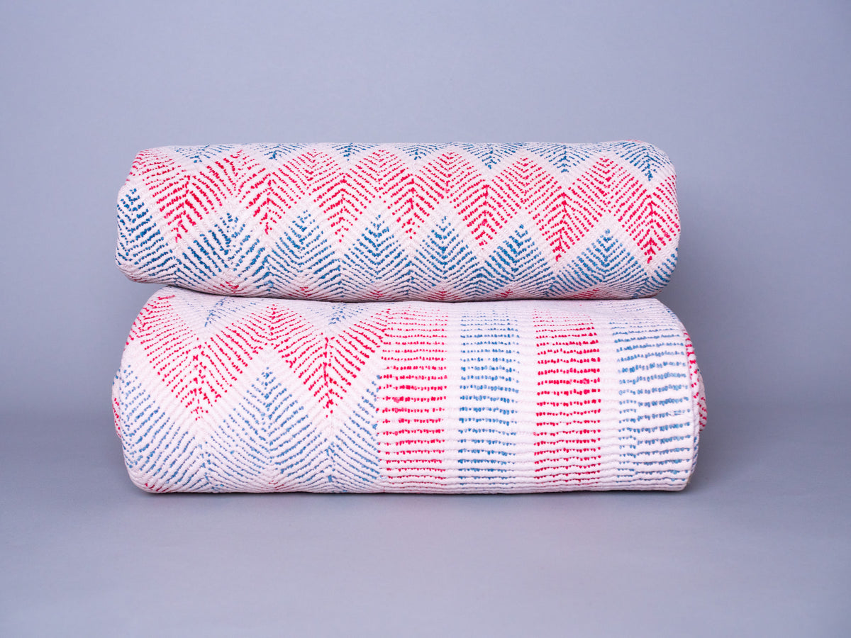 Magnifique couvre-lit kantha vintage de Bengale motif chevron.