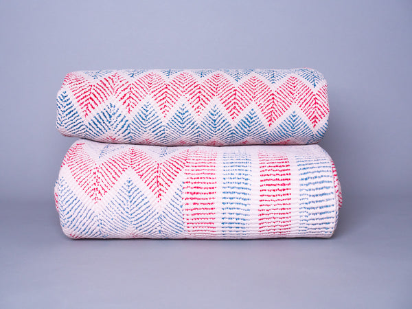 Magnifique couvre-lit kantha vintage de Bengale motif chevron.
