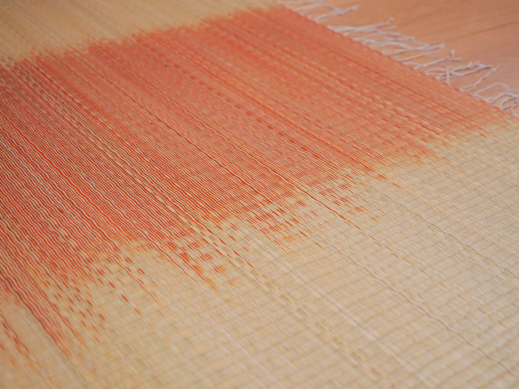 Natte Riviere, Tapis tissé à la main en jonc de rivière Image secondaire du produit
