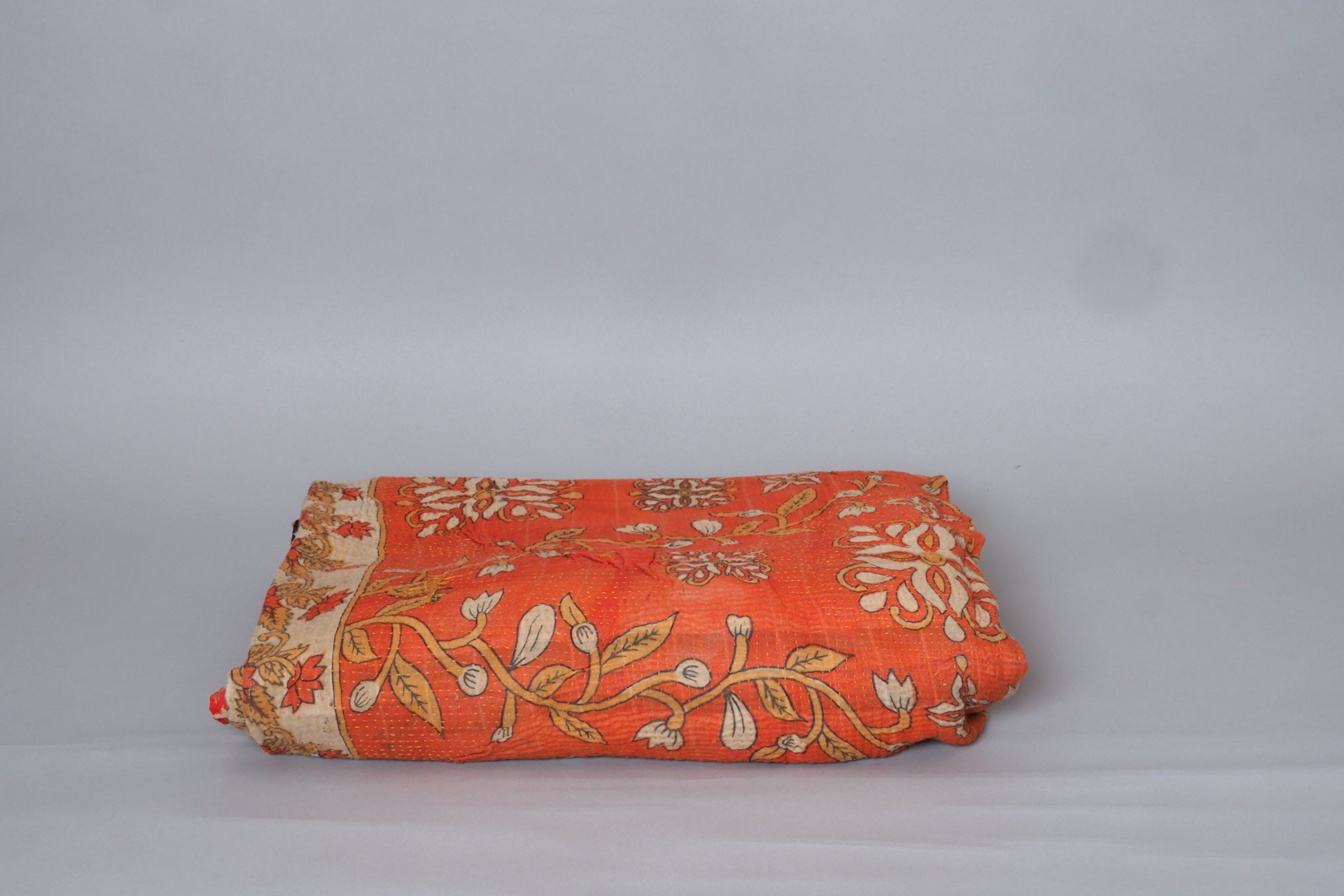 Kantha sari couvre-lit, No.163  "Clementine" coton recyclé brodé à la main Image secondaire du produit