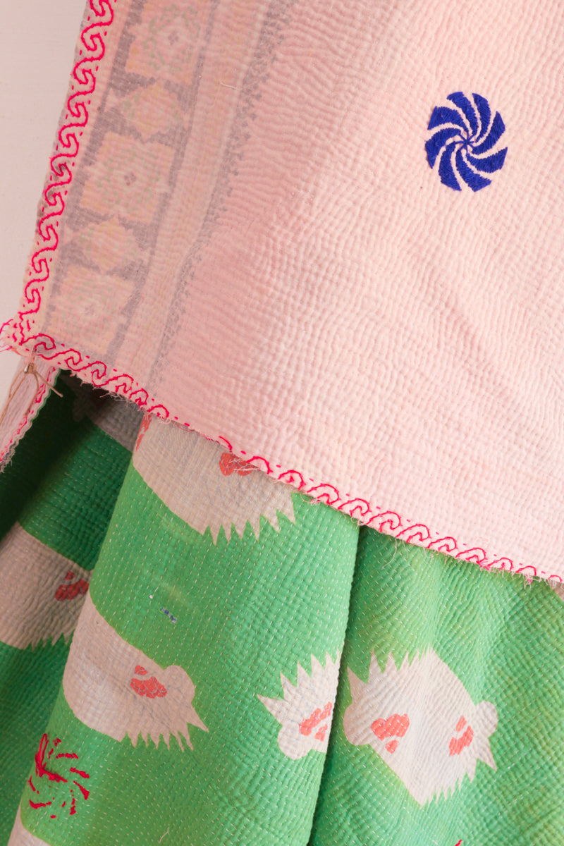Vintage Kantha couvre lit, vert et rose avec broderie