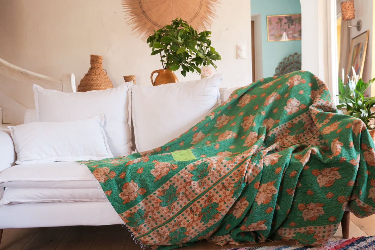 Vintage Kantha couvre lit vert printemps, Roses and Leaves