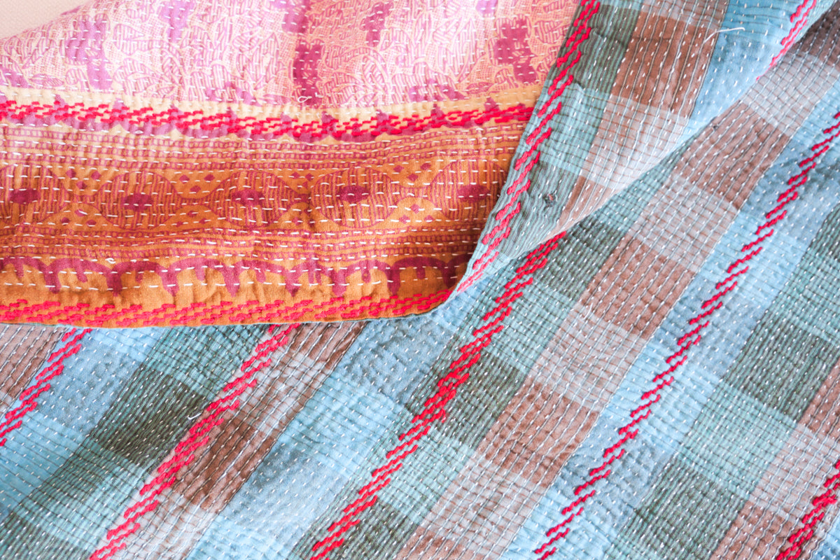 Vintage Kantha couvre lit raspberry