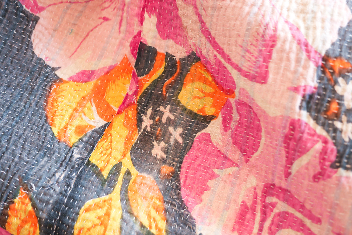 Vintage Kantha couvre lit giant rose