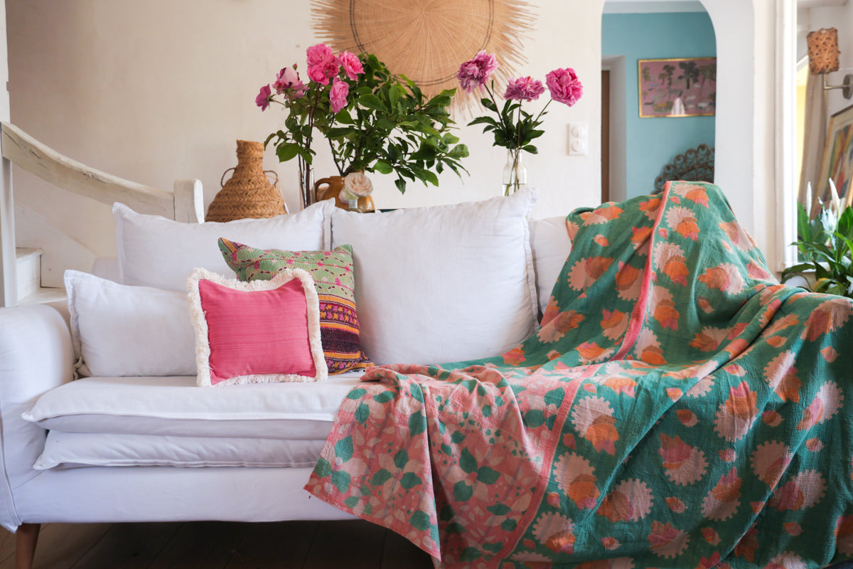 Vintage Kantha couvre lit, vert et rose pastel