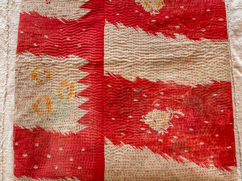 Couvre-lit Kantha Vintage en Coton Recyclé: Pink Paw