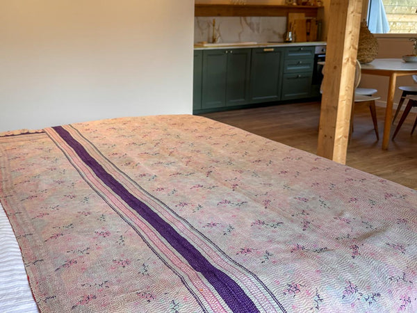 Couvre-lit Kantha Vintage en Coton Recyclé: Pink Garden Party