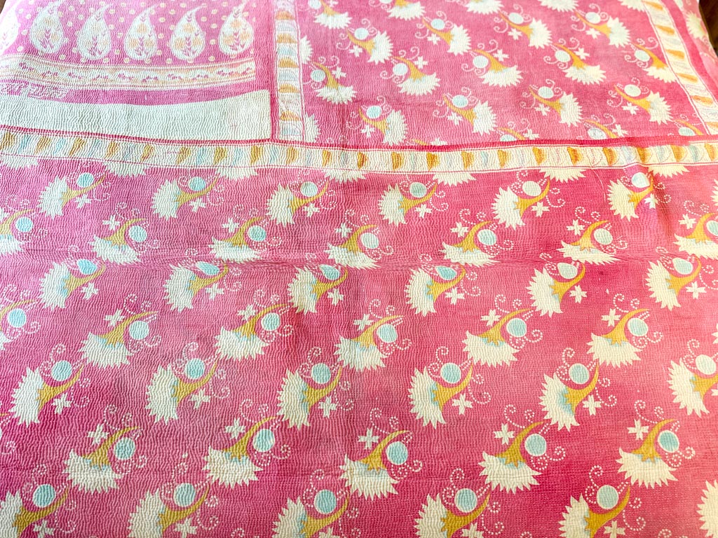 Couvre-lit Kantha Vintage en Coton Recyclé: Pink Garden Party