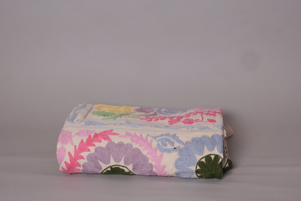 Couverture  Mochi Suzani brodé main 150 x 230 cm