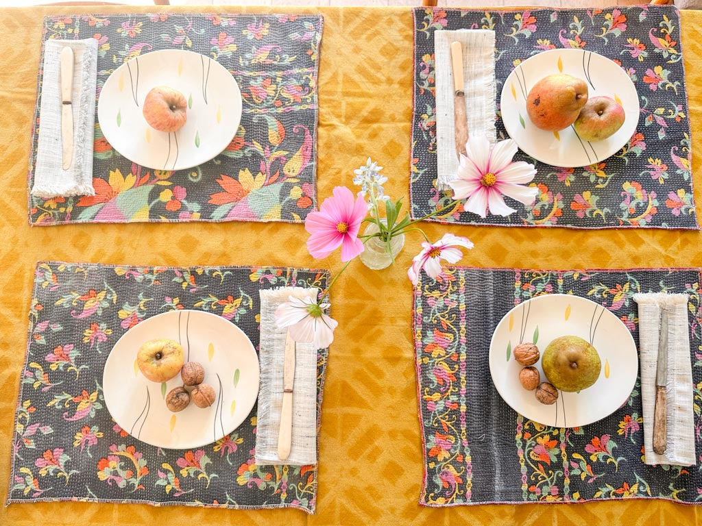 Lot de 2 Sets Table Vintage Kantha, Carnival Flowers