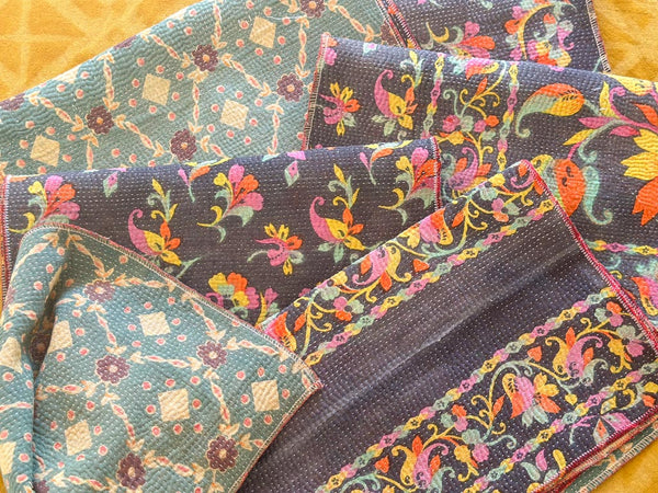 Lot de 2 Sets Table Vintage Kantha, Carnival Flowers