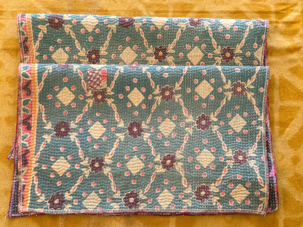 Lot de 2 Sets Table Vintage Kantha, Carnival Flowers