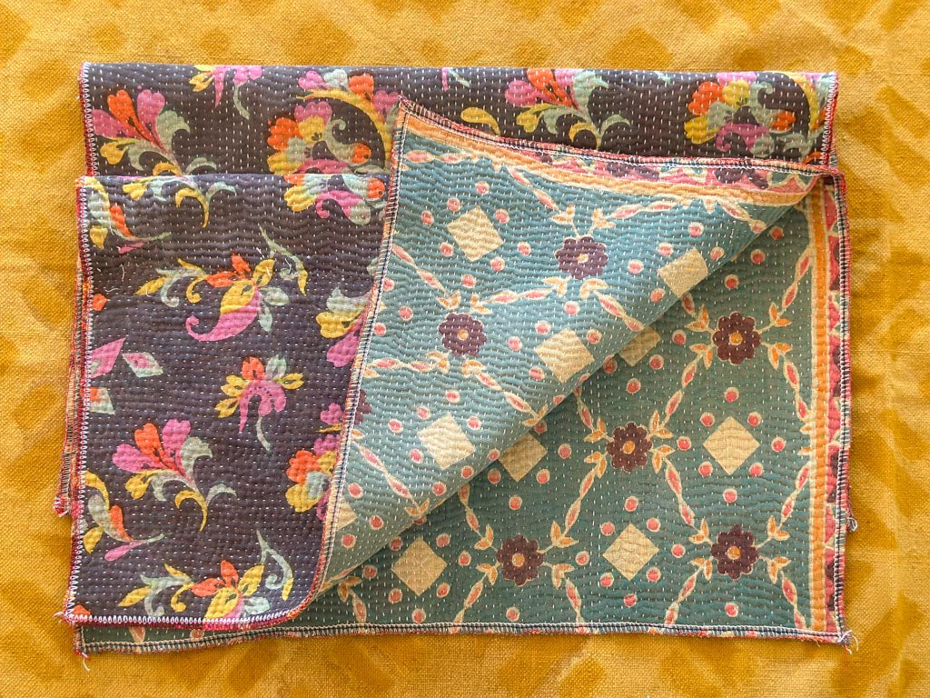 Lot de 2 Sets Table Vintage Kantha, Carnival Flowers