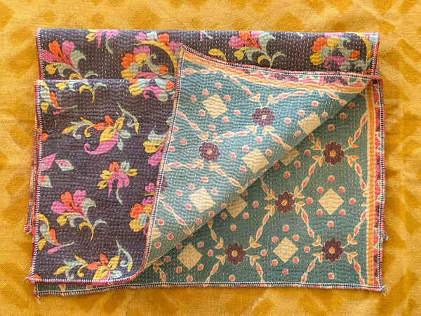 Lot de 2 Sets Table Vintage Kantha, Carnival Flowers