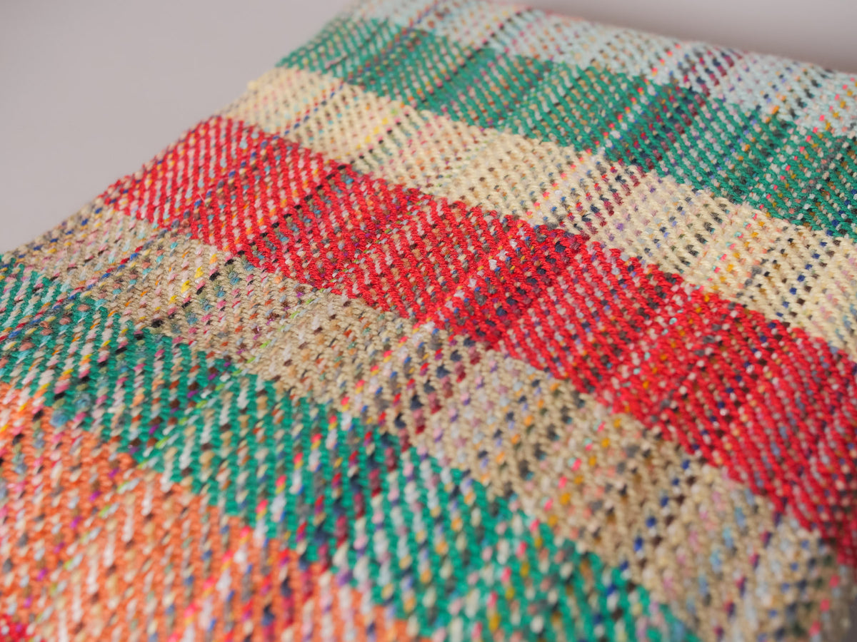 Couverture tissé main en laine recyclé, tissé main.