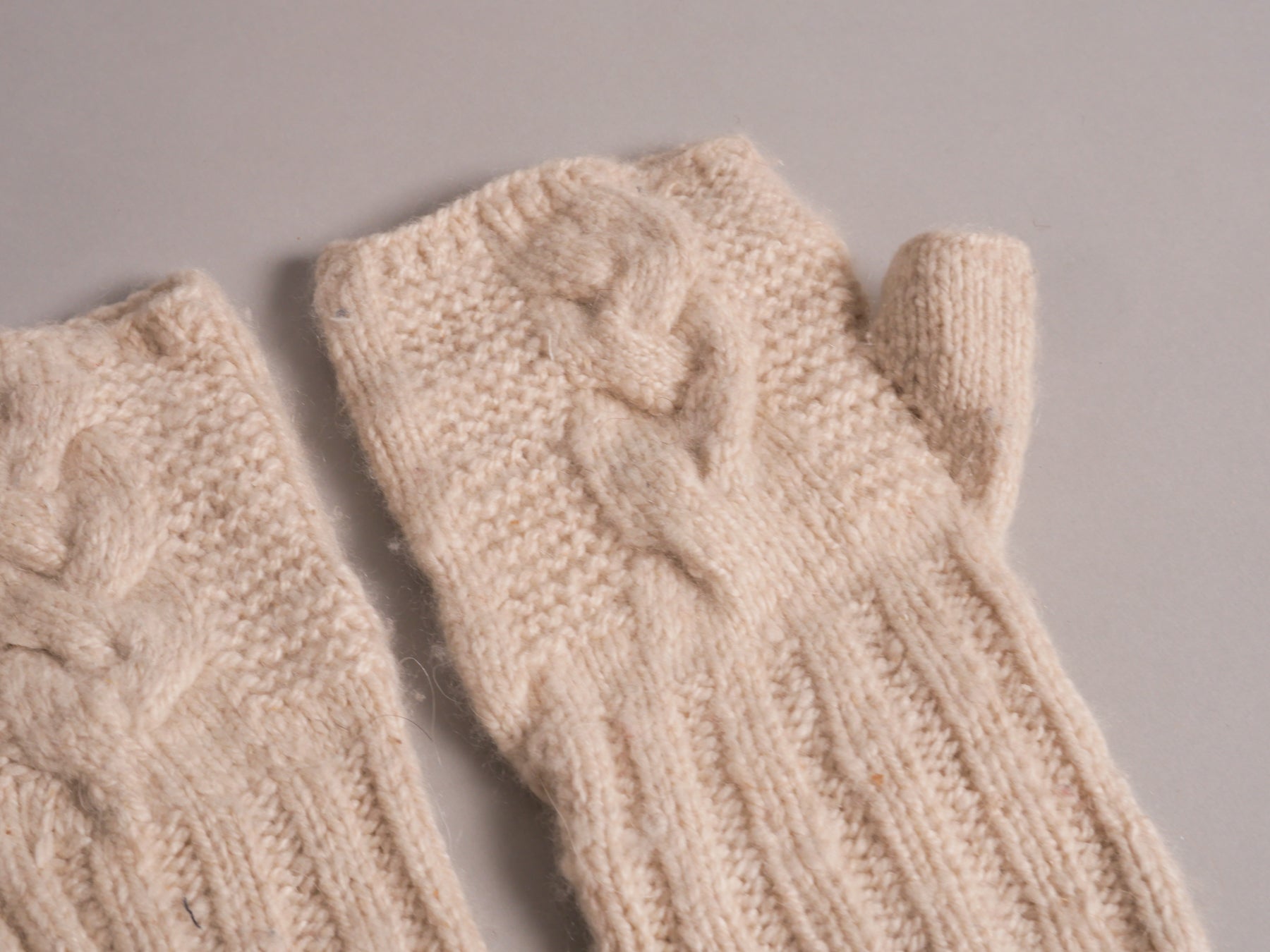 Ladakh Pashmina Mittens Secondary image