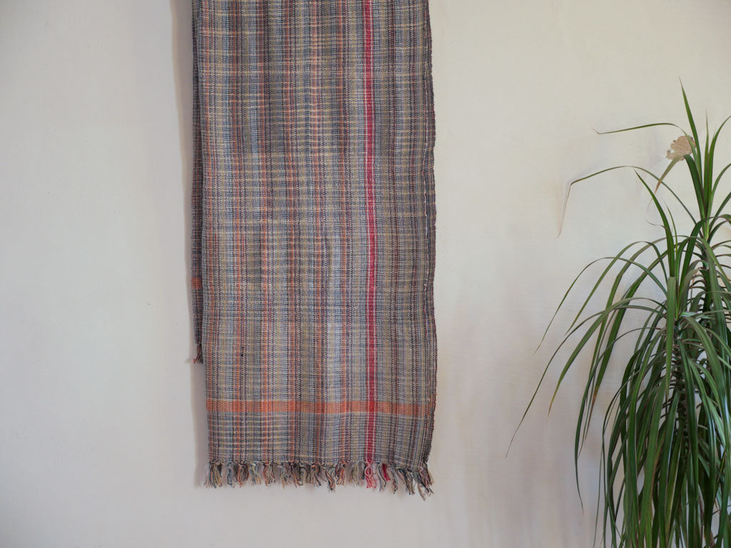 Serviette ou plaid en coton tissée à la main, vert. Tissage en fils mélangés.
