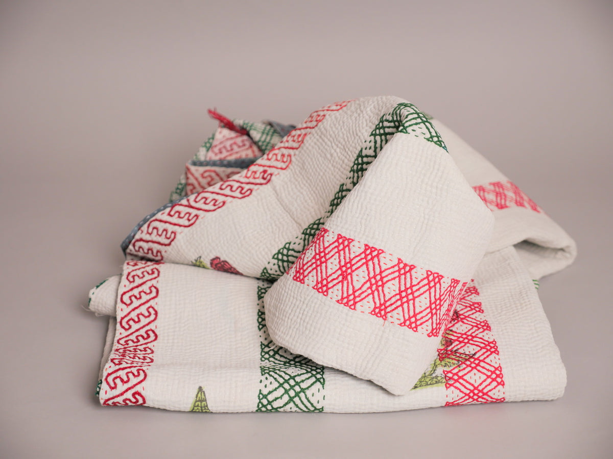 Couverture brodé main, motif cypress 