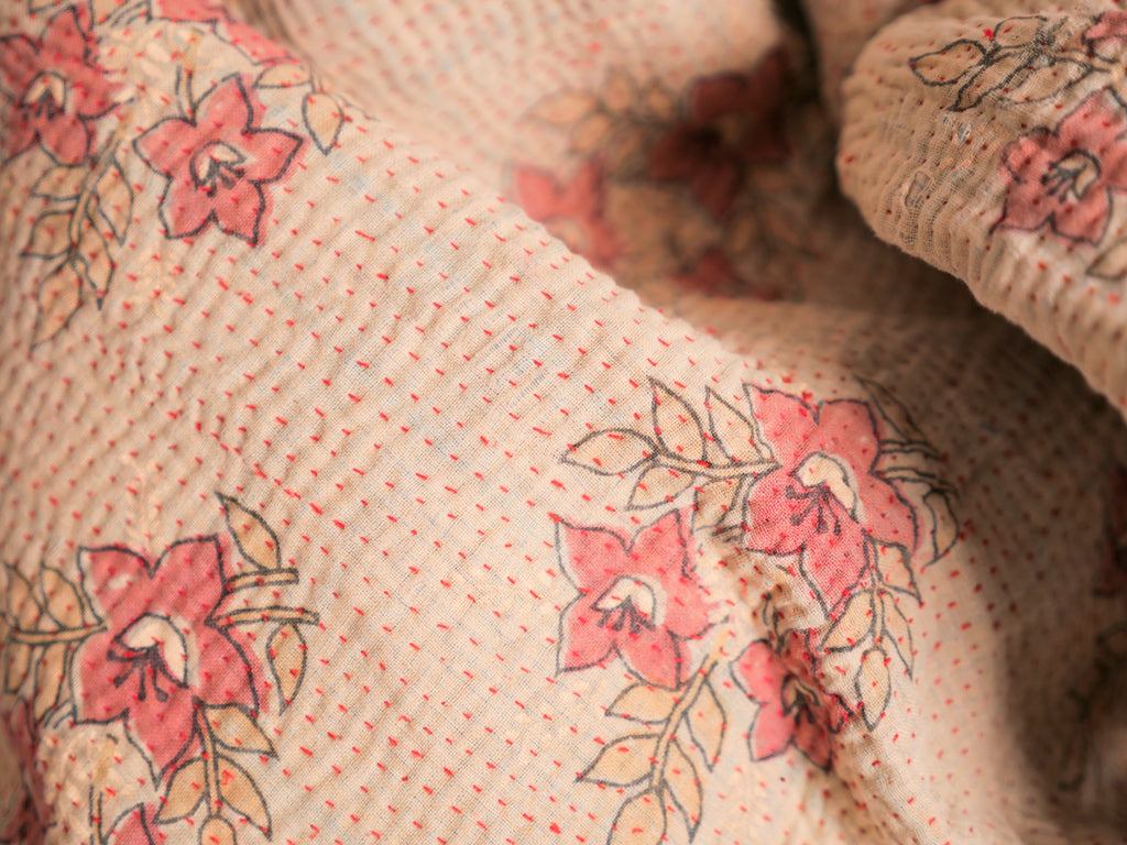 Kantha sari couvre-lit  No.107 "Earth",  coton recyclé brodé à la main.