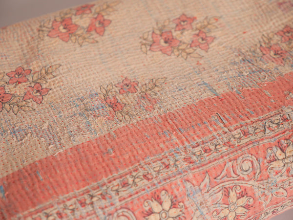 Kantha sari couvre-lit  No.107 "Earth",  coton recyclé brodé à la main.