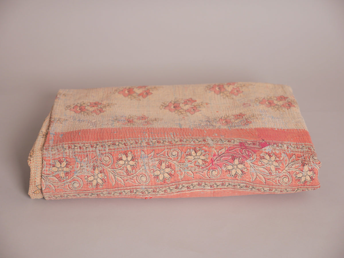 Kantha sari couvre-lit  No.107 "Earth",  coton recyclé brodé à la main. Image principale du produit