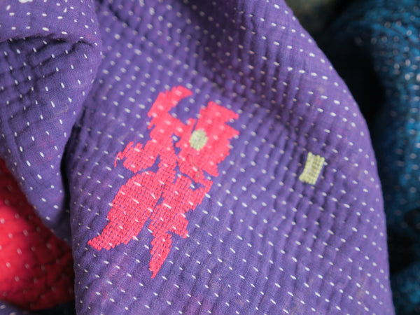 Kantha sari couvre-lit  No.105 "Regal ",  coton recyclé brodé à la main