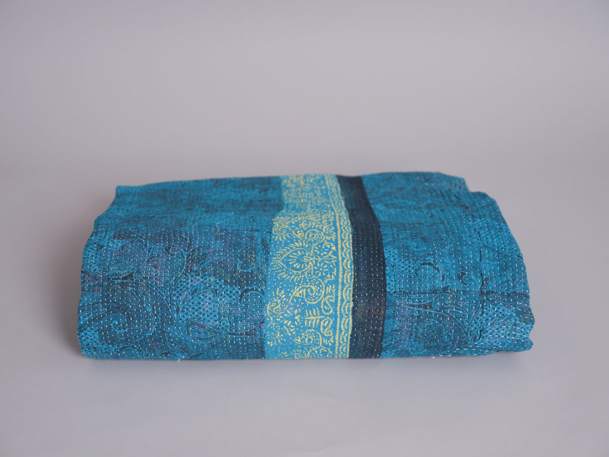 Kantha sari couvre-lit  No.105 "Regal ",  coton recyclé brodé à la main