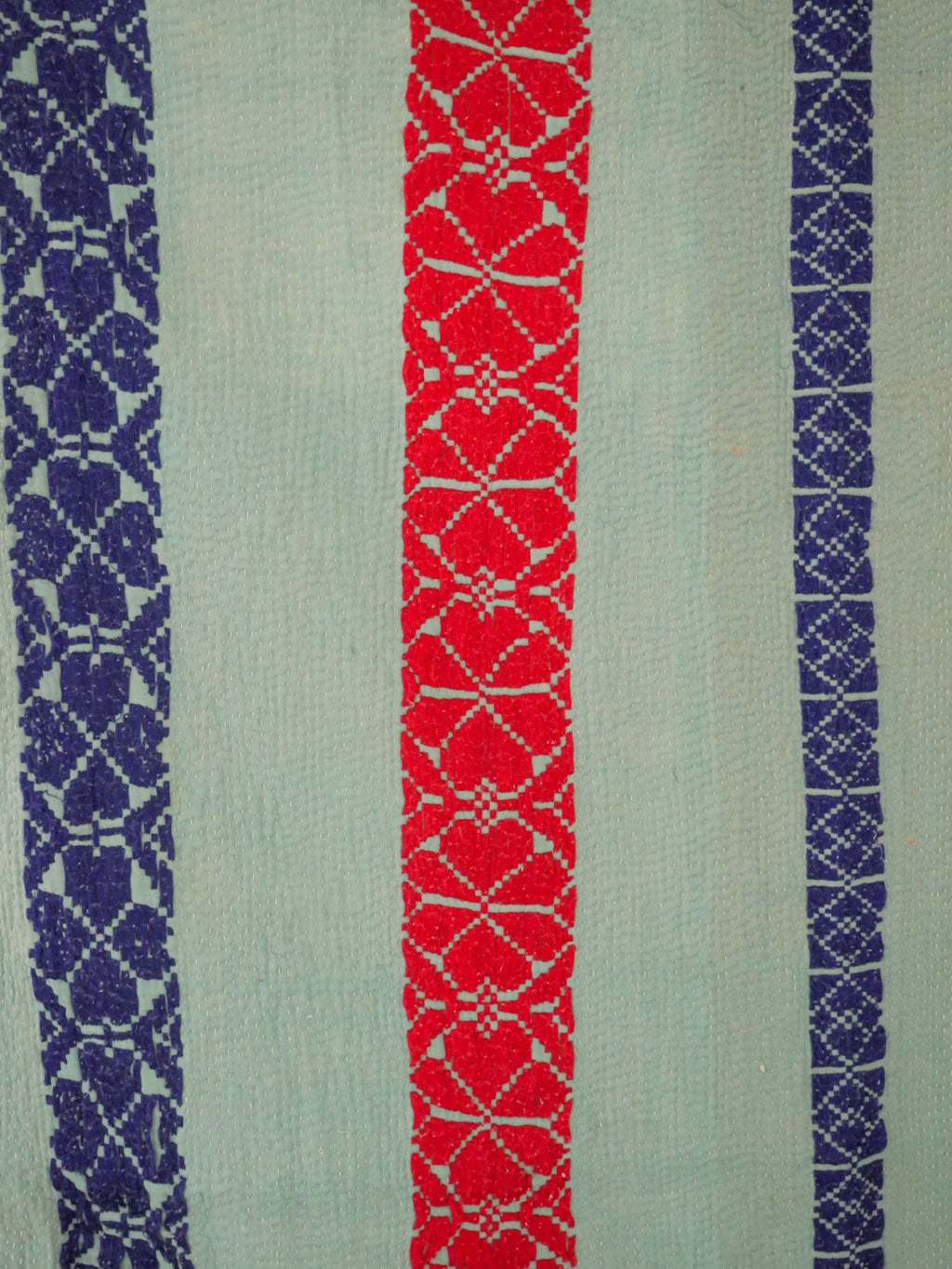 Kantha couvre lit brodé