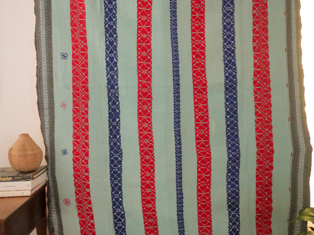 Kantha couvre lit brodé